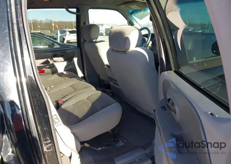 2002 Ford F-150 Lariat/Xlt z USA, uszkodzony, nr VIN 1FTRW08L42KA47432